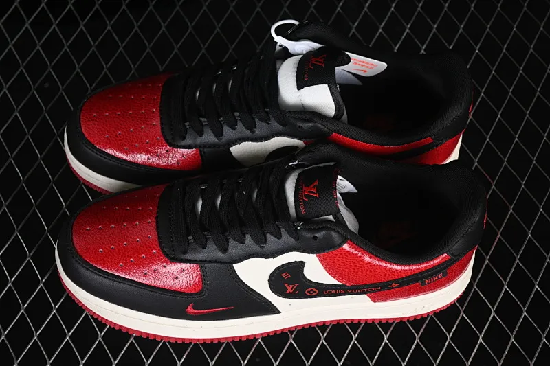 All categories Nk Air Force 1 Air Force series Nk Air Force 1 Low Air Force low-top Nike Air Force 1'07 Low limited edition red and black color matching Air Force 1 low-top casual sneakers KD1688-007